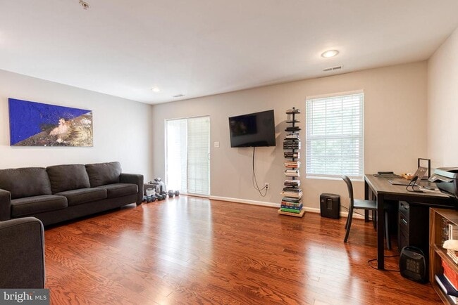 Photo - 513 Bluffton Dr