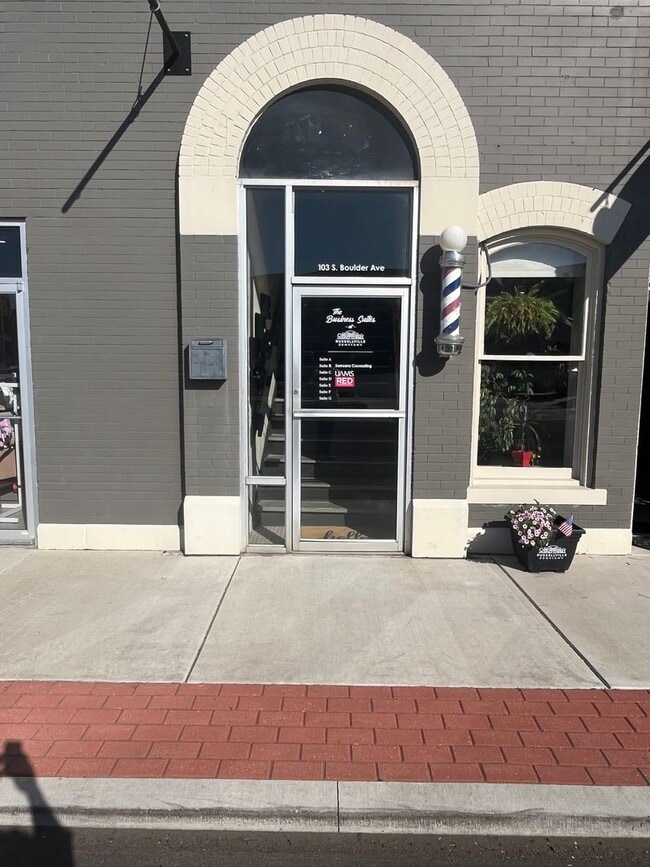 Photo - Commercial or residential loft unit available in Historic  Downtown Russellville