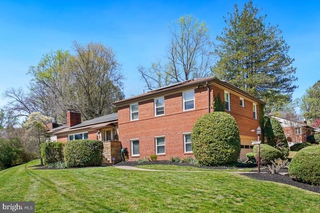 Photo - 1801 Primrose Rd NW House