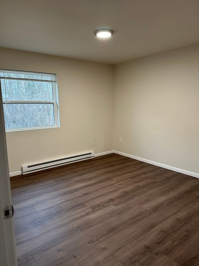 Building Photo - 2 Bedroom Duplex Rental