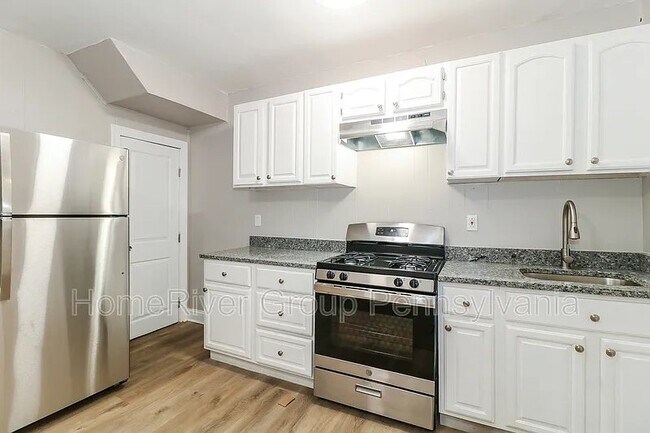 Photo - 2547 S Robinson St