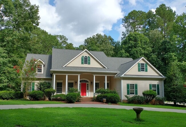 Building Photo - Tranquil and Secluded Raleigh Home with Un...