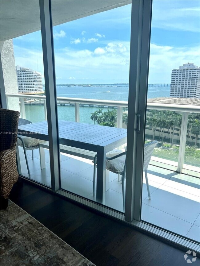 Building Photo - 495 Brickell Ave Unit 1211 Rental