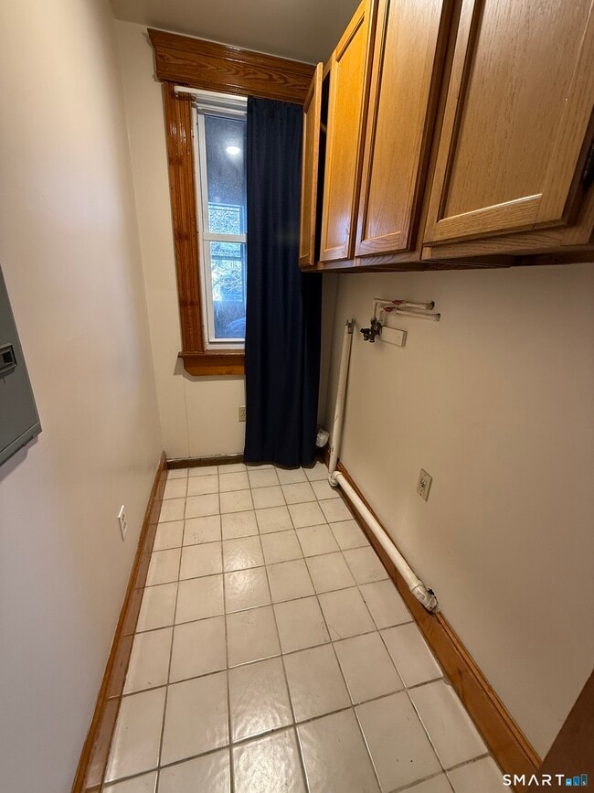 91 Alma St Unit 2nd Floor