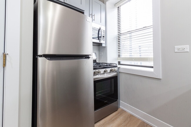 Photo - 437 W Belden Ave Unit 3