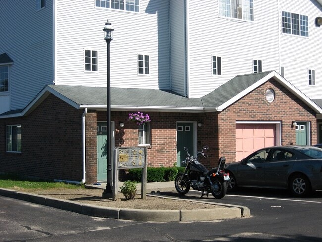 Building Photo - 1735 Main St Unit River's Edge