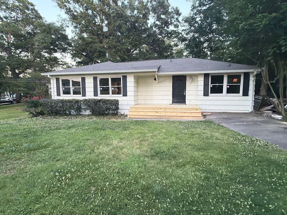 Photo - 621 Greenhill Dr