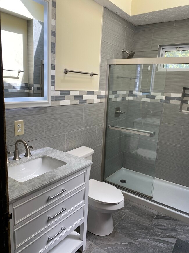 Photo - 395 E 15th Ave