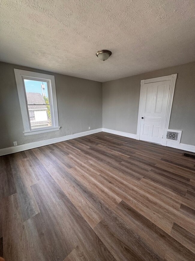 324 Liberty Ave Unit B