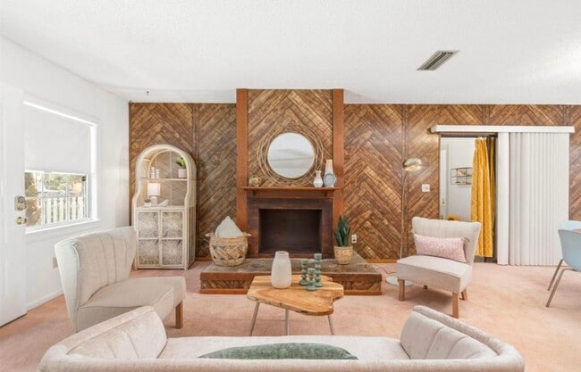 Photo - 1701 Castile St