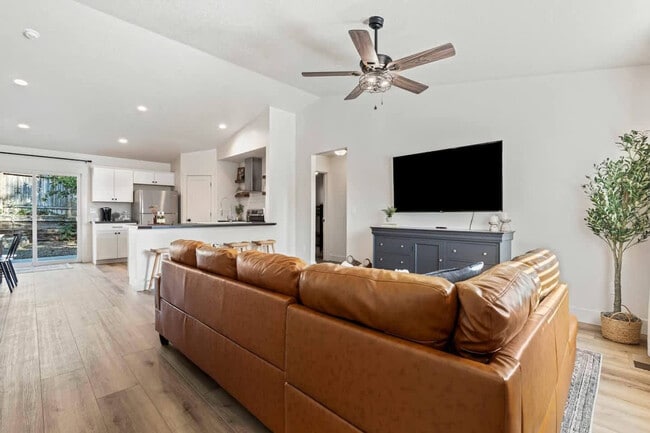 Photo - 44 S Sugar Ave Unidad ID1460915P