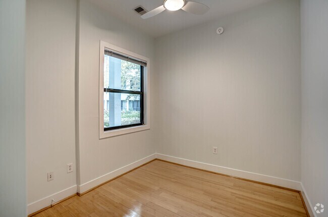 2HAB, 1BA - 870 ft² - 314 ELEVATION