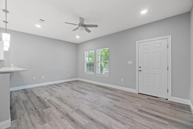 108 Don Bishop Rd Unit 6-4