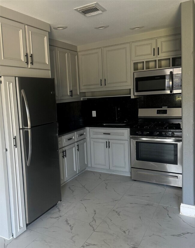 Photo - 1107 E 40th 1/2 St