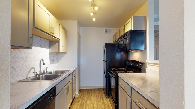 Photo - 1540 Apartments