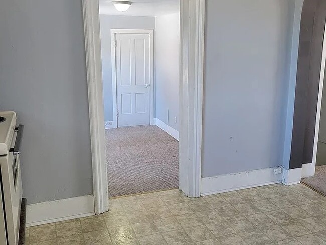 315 E Maple St Unit 2