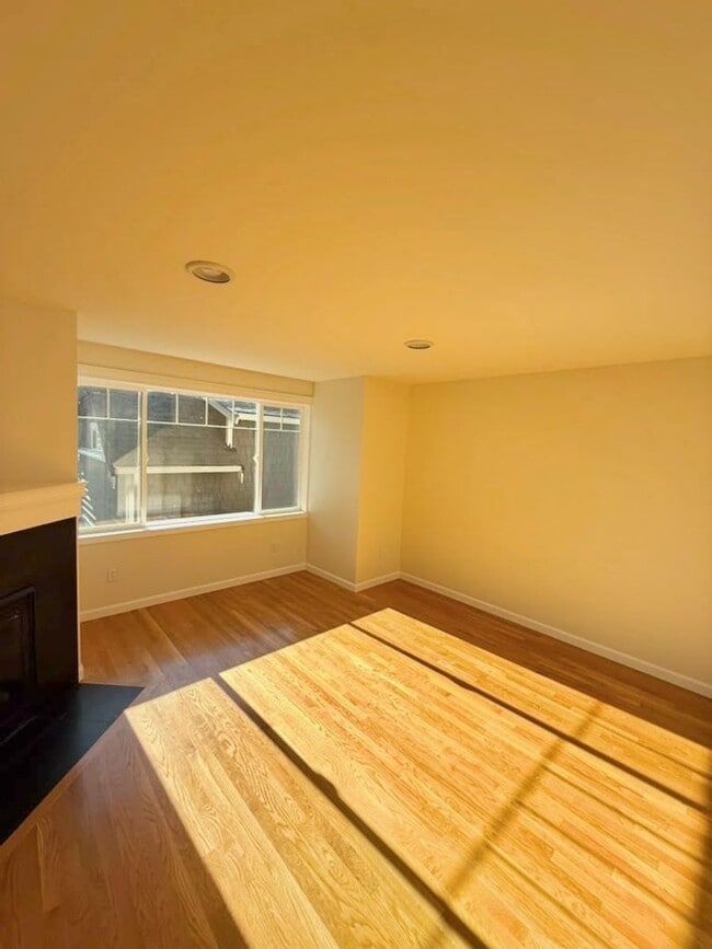 Photo - 7114 California Ave SW