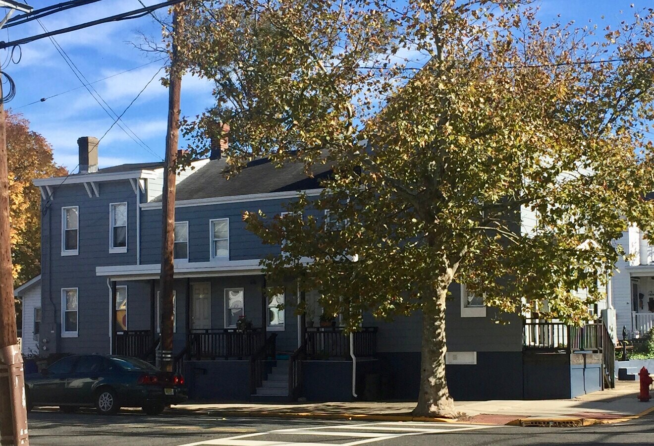 Photo - 15 West Burlington Street Unidad 15 1/2 Prince St.