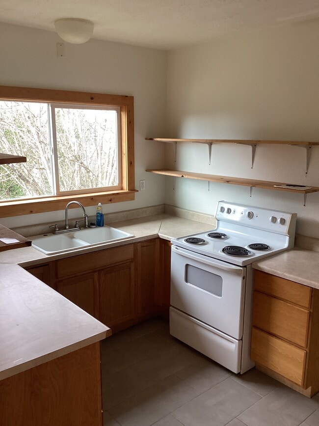 Photo - 442 NE 1st St