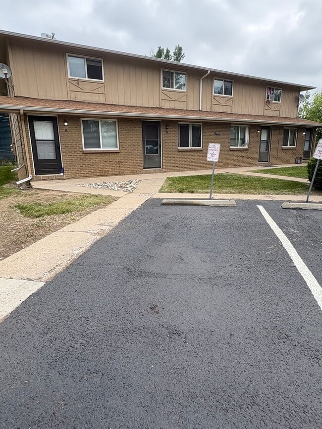 Building Photo - 3550 Butternut Dr Unit A