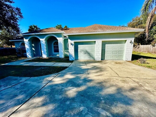 Photo - *Move In Ready* Bright & Spacious 3BR/2BA Home with Open Layout & Huge Backyard in Orlando