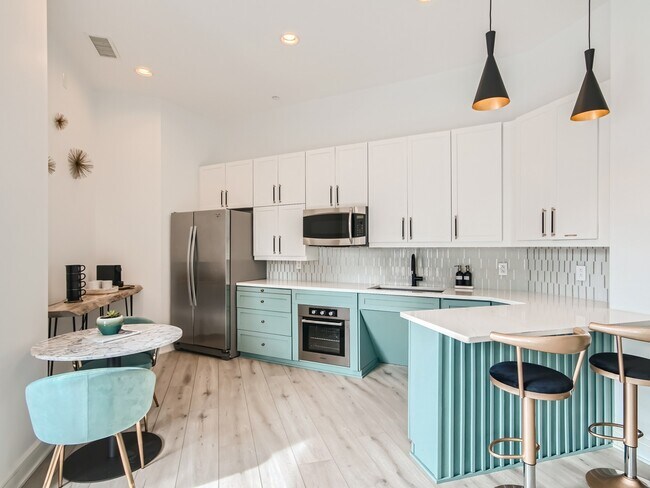 Clubhouse - 333 W Trade St Unit 708