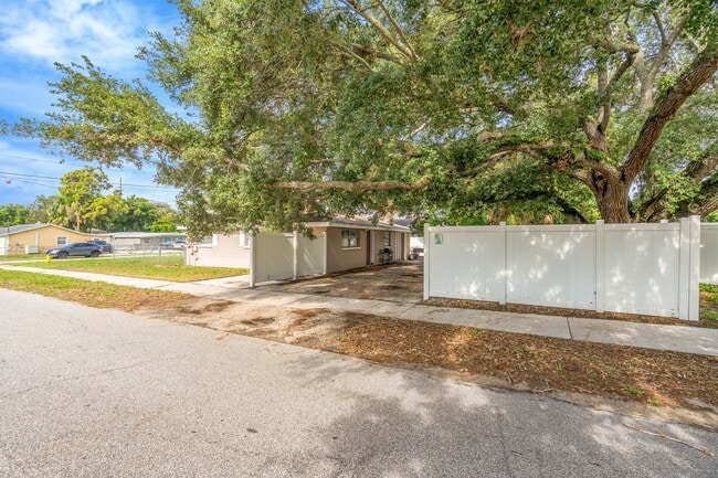 Photo - 4301 W Arch St