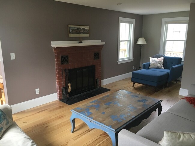 22 Mendum Ave