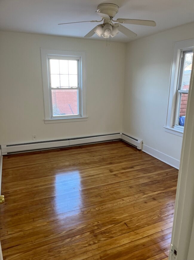 Photo - 12 Abbott Pl Unit 12
