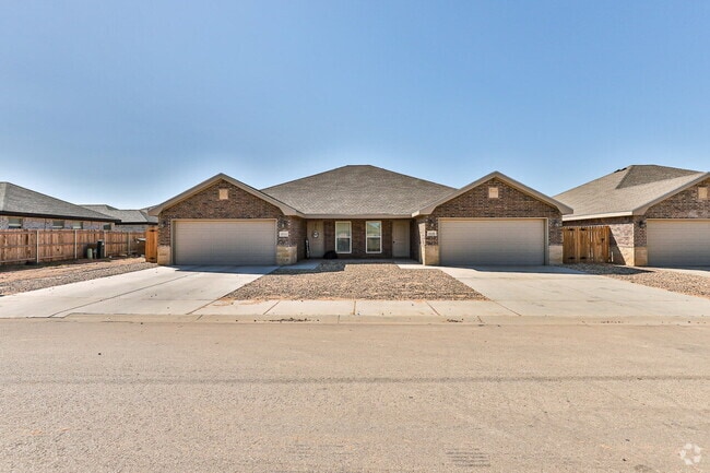 Building Photo - Great townhome!