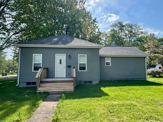 Photo - Remodeled 2 bedroom home-Three Oaks