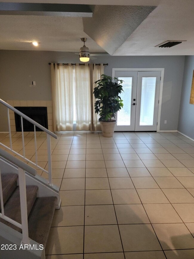 Photo - 815 E Grovers Ave