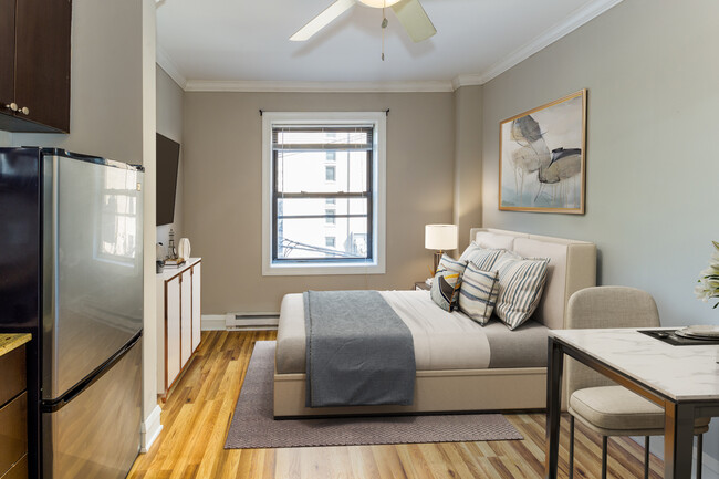 Building Photo - 424 W. Diversey Rental