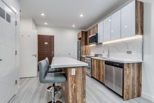 Photo - 1168 Pendrell St Unit 302