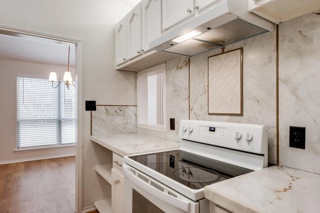 Photo - 500 Norwood Pl