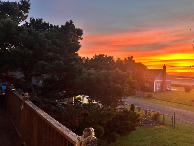 Photo - 2549 Mason St