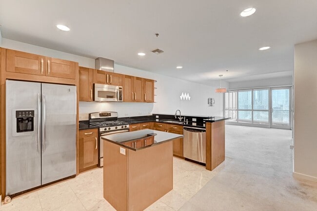 Photo - Panorama Towers 1