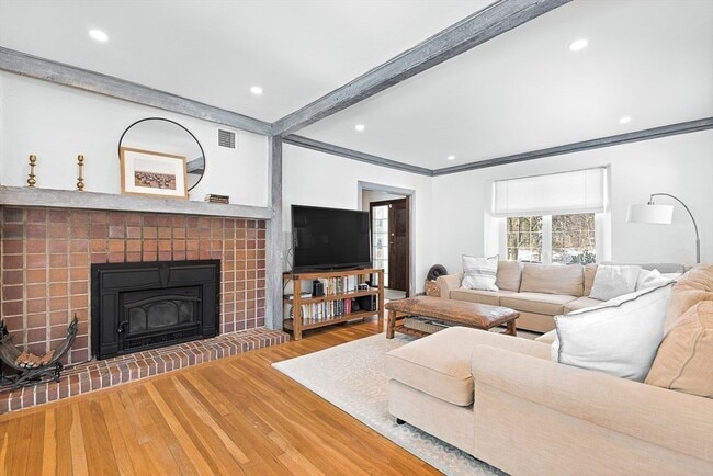 Photo - 23 Jefferson Rd