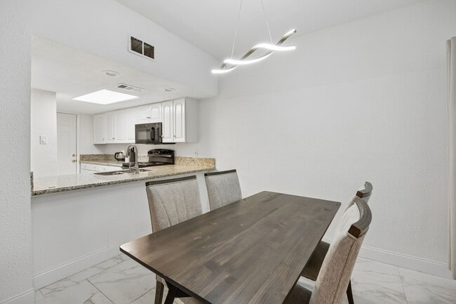 Photo - 2601 Augusta Dr Unit 14