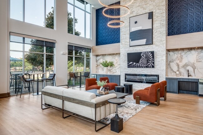 Fountain Pointe Las Colinas