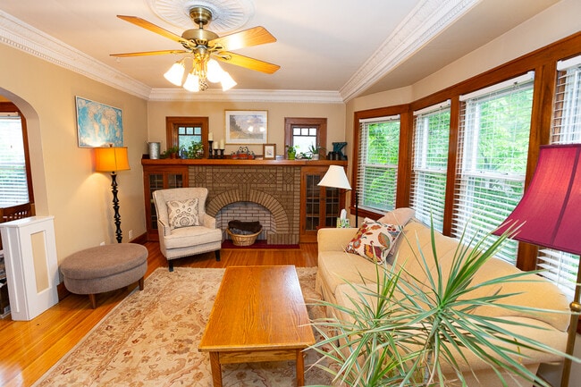 Living Room - 117 Merchants Rd Unit 117