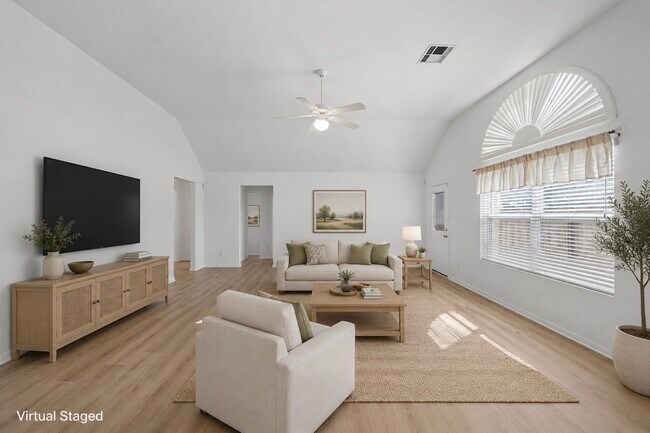 Photo - 14730 Fir Knoll Way