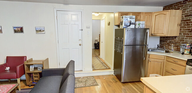 Building Photo - 8 Symphony Rd Unit B Rental