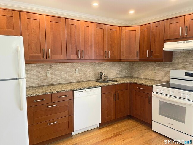 Building Photo - 9 Windell Pl Unit 9