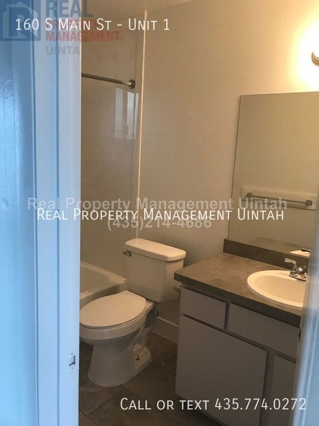 Photo - 160 S Main St Unidad 1