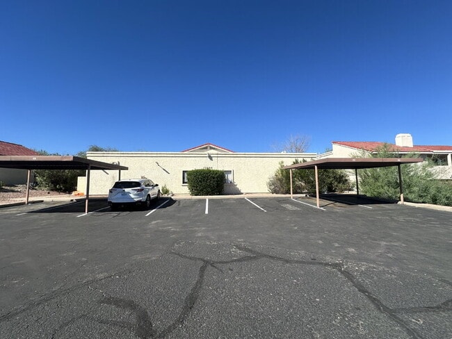 Building Photo - 13644 N Hamilton Dr Unit #4