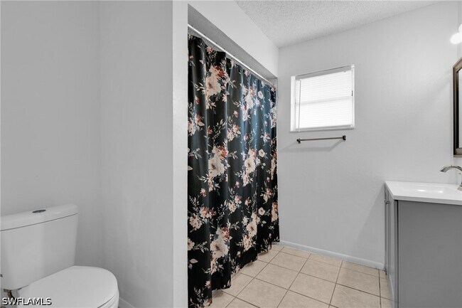 Photo - 423 SE 24th Ave