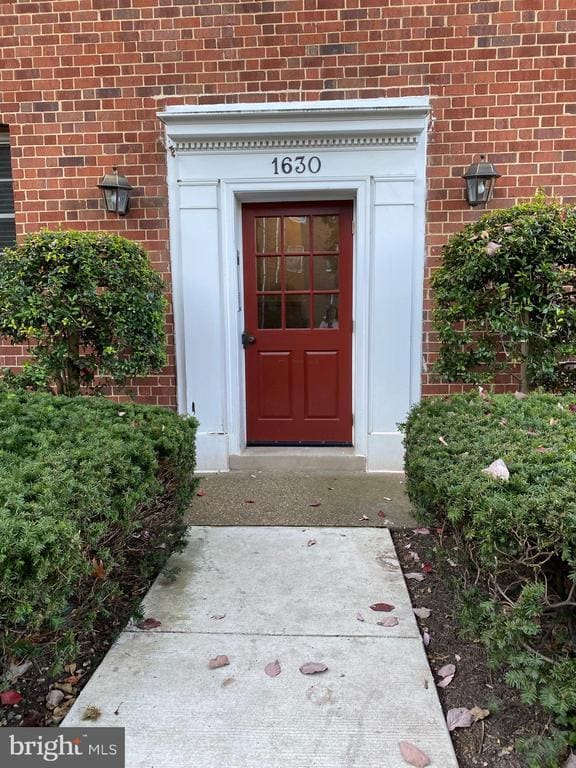 Photo - 1630 W Abingdon Dr Apartment Unit 301