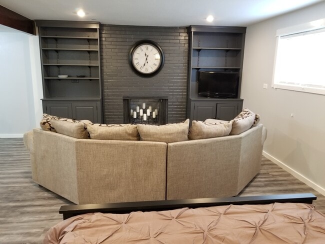 Photo - 6675 Canterbury Dr