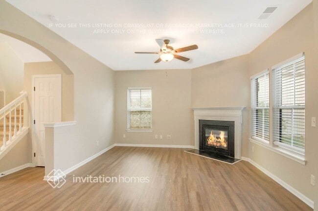 Photo - 1012 Crinoline Ln